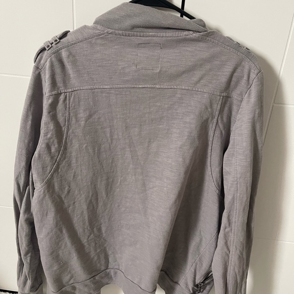Men's guess sweatshirt. - Picture 3 of 3